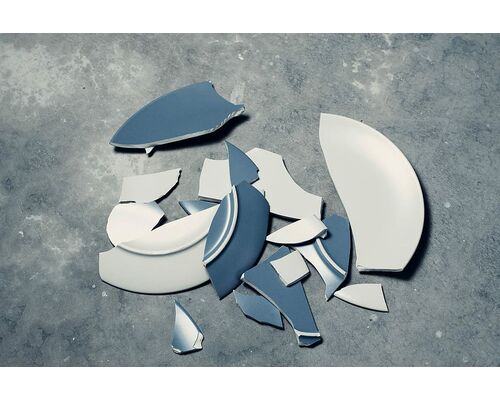 plate-smashed-broken-floor