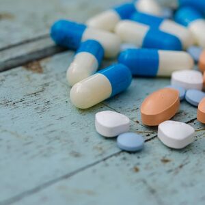 tablets-pills-medicine-wood